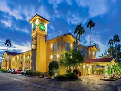 La Quinta By Wyndham Phoenix Sky Harbor Airport Hotel 3*