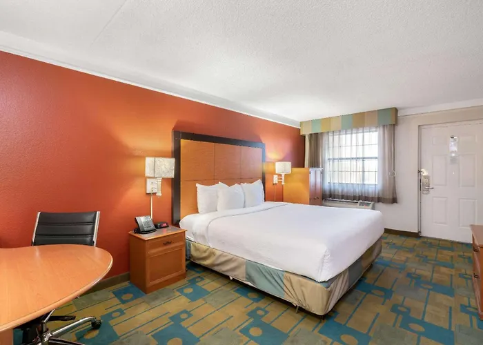La Quinta By Wyndham Phoenix Sky Harbor Airport