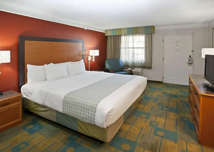 Hotel La Quinta By Wyndham Phoenix Sky Harbor Airport 3*