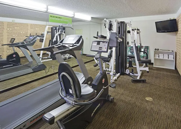 La Quinta By Wyndham Phoenix Sky Harbor Airport Hotel 3*