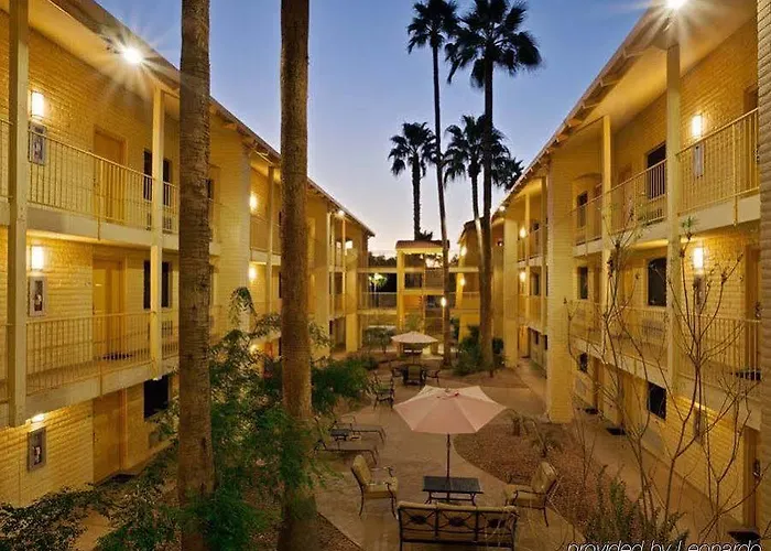 La Quinta By Wyndham Phoenix Sky Harbor Airport