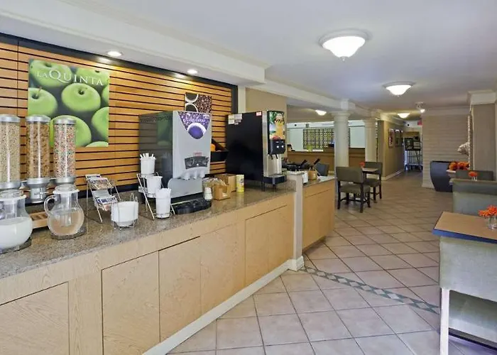 Hotel La Quinta By Wyndham Phoenix Sky Harbor Airport Tempe